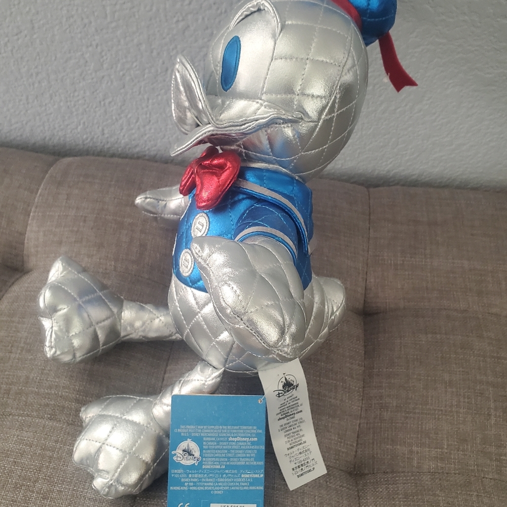 Disney Donald Duck 85th NWT - Picture 3 of 7